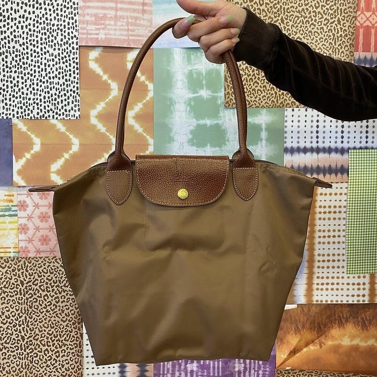 photo of Longchamp tote bag