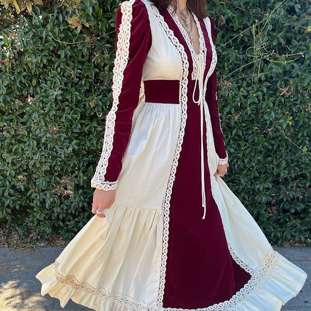 secondhand Gunne Sax dress in burgundy and cream