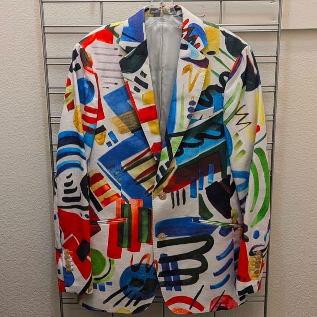 secondhand blazer with abstract print 