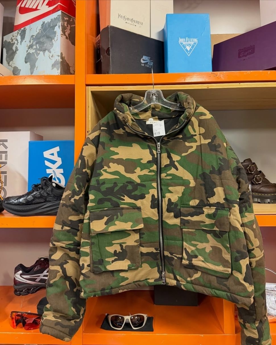 Whether you're getting holiday shopping done early or looking for fun items for yourself, visit Crossroads this Black Friday to shop sustainably! 🧡🛍️
#1: Wicker Park Crossroads @crossroads_chicagoland
#2: Echo Park Crossroads @crossroads_socal
#3: Silverlake Crossroads @crossroads_socal
#4: Pasadena Crossroads @crossroads_socal
#5: Fillmore St. Crossroads @crossroads_bayarea
#6: Crossroads Sacramento @crossroads_sacvalley
#7: Crossroads Denver @crossroads_colorado
These are secondhand, resale items. We’re not affiliated with or endorsed by any brands featured.
All trademarks belong to their respective owners. #crossroadstrading #crossroadsfinds #crossroadsstore #fashionfinds #buyselltrade #style #thriftfinds #consignment #shopping #womensfashion #mensfashion #fashionblogger #ootd #fashion #thrift #sustainablefashion #secondhandfirst #shopthrift #consignment #thrifted