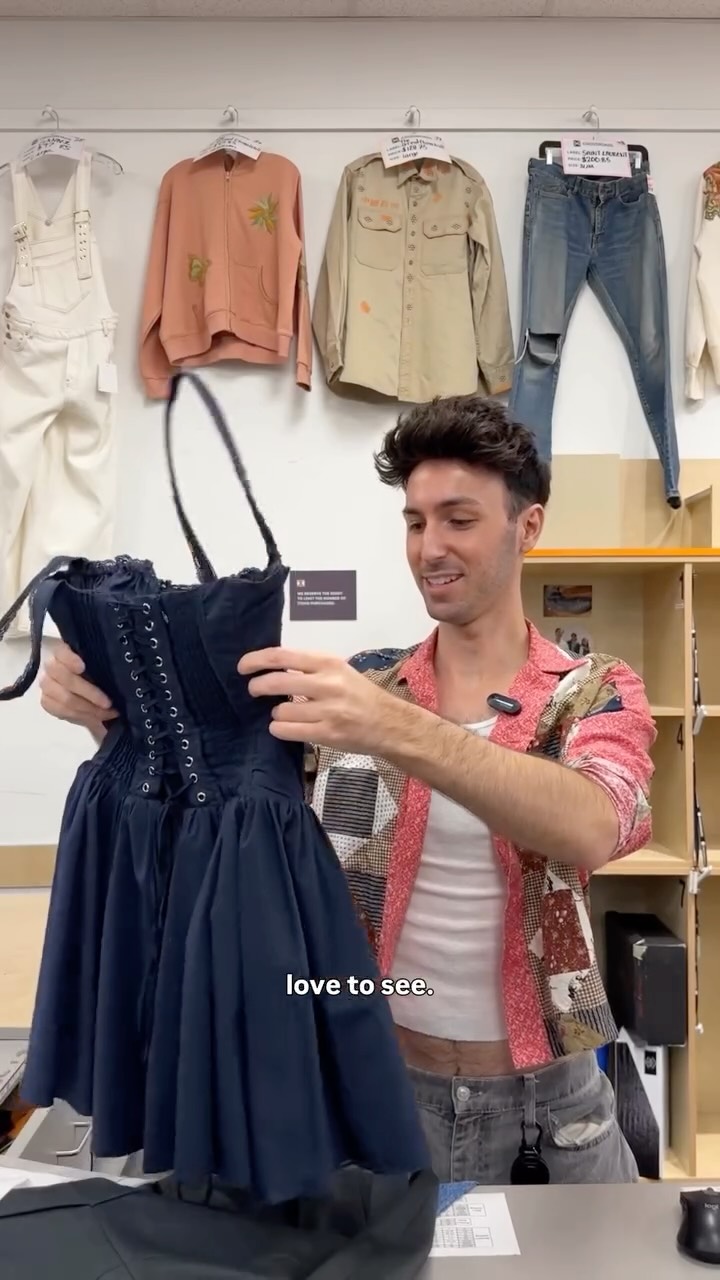 This is EXACTLY what we love to see! 🤩
Did you know Crossroads buys all day, every day? We’re always looking for the best of the current season. Need inspo on what to sell? Check out our Selling Guide on our website. 🔗 Link in bio!
#crossroadstrading #crossroadsfinds #crossroadsstore #fashionfinds #buyselltrade #style #thriftfinds #consignment #shopping #womensfashion #mensfashion #fashionblogger #ootd #fashion #thrift #sustainablefashion #secondhandfirst #shopthrift #consignment #thrifted