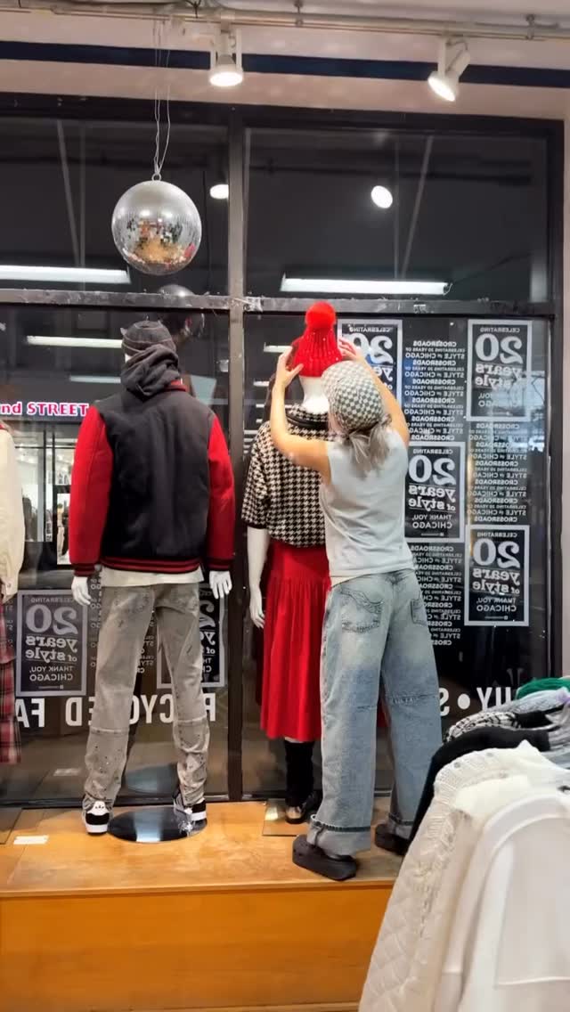 Holiday outfit inspiration coming right up! 🧡✨🍂
Crossroads Wicker Park is here to show some #CrossroadsFinds fit for the holidays. Visit your local Crossroads to discover what’s new in store.
🔗 Link in bio to find a store near you!
🎥: Crossroads Wicker @crossroads_chicagoland
#crossroadstrading #crossroadsfinds #crossroadsstore #fashionfinds #buyselltrade #style #thriftfinds #consignment #shopping #womensfashion #mensfashion #fashionblogger #ootd #fashion #thrift #sustainablefashion #secondhandfirst #shopthrift #consignment #thrifted