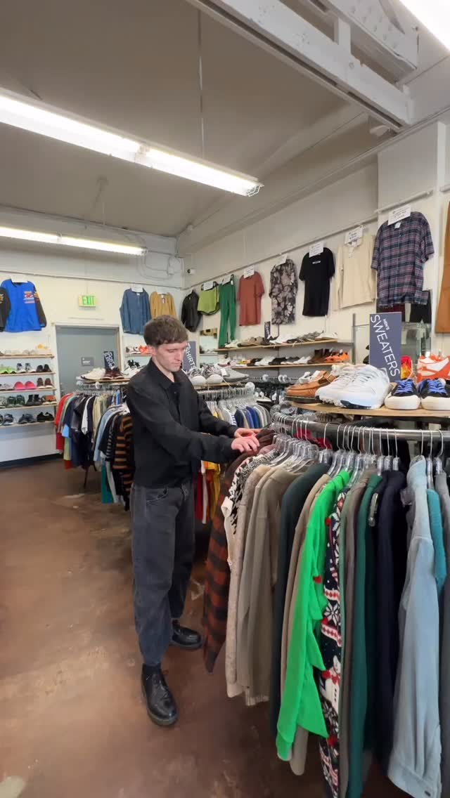 This holiday season, skip the guesswork and surprise your favorite thrifters with a Crossroads gift card! It’s the perfect pick for anyone who loves discovering unique pieces, designer gems, and secondhand steals. 🎁❄️

Crossroads gift cards are available in-store and online.

🔗Link in bio to order a gift card online.

#crossroadstrading #crossroadsfinds crossroadsstore