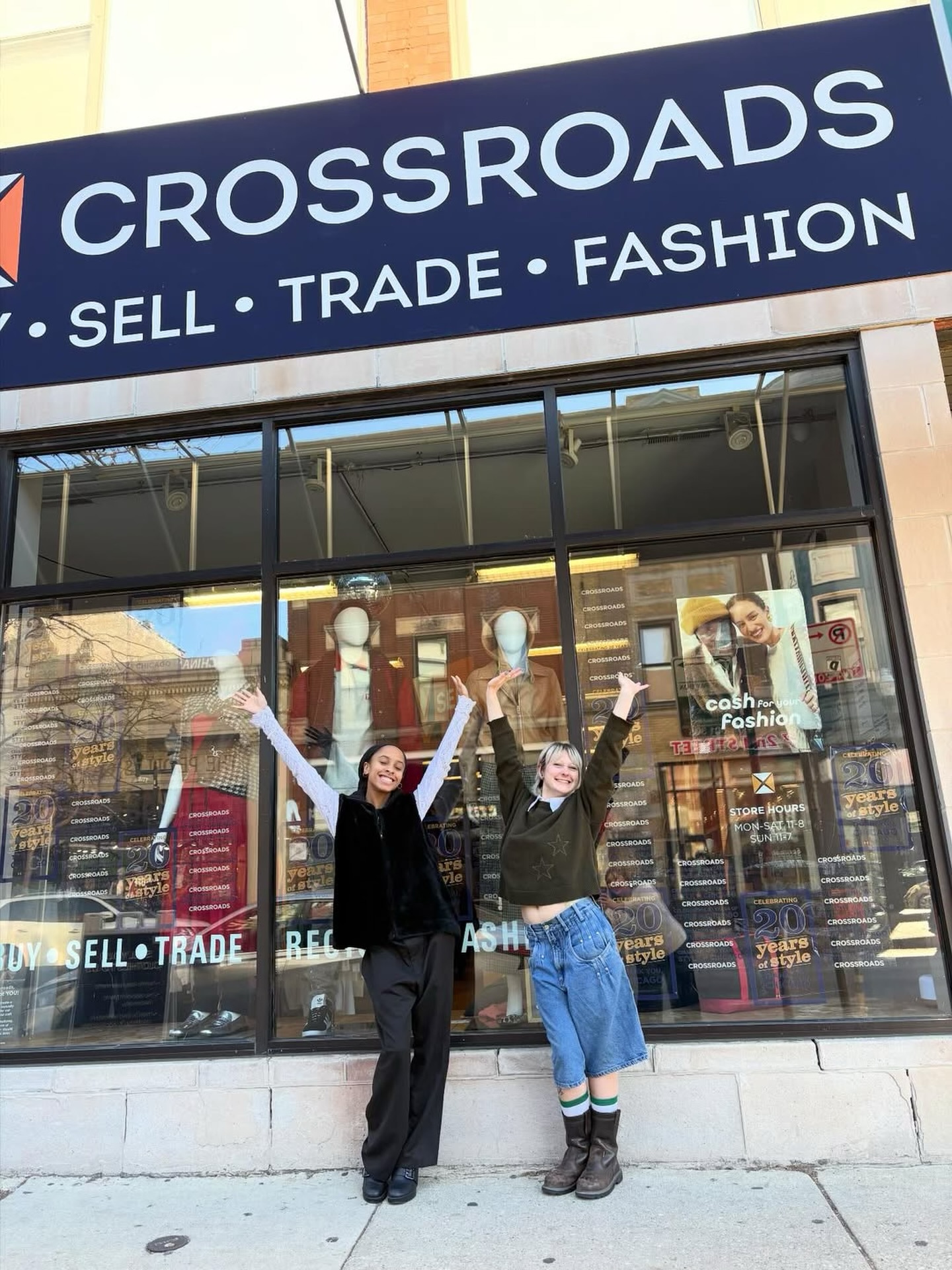 Happy Holidays from Crossroads! 🌟

We hope you have a lovely day spent with your loved ones. 🫶🥳

All stores are closed today, but we’ll be back open for regular hours tomorrow. 🧡

📸: Crossroads Wicker Park @crossroads_chicagoland 

#crossroadstrading #crossroadsfinds #crossroadsstore
