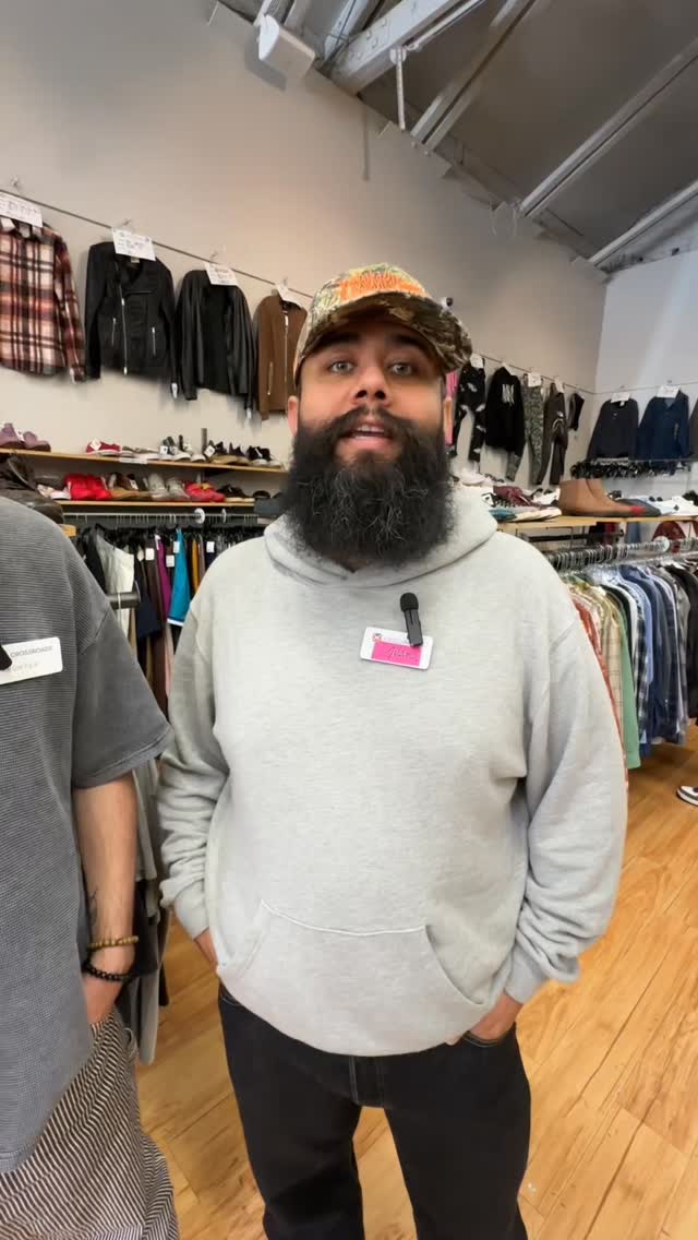 🚨 STYLE CHALLENGE! 🚨

Our Melrose team took the challenge and styled looks for each other. How did they do? 👀🌟

Did you know Crossroads has great menswear? Whether your looking to sell or shop, make Crossroads your #1 stop for great secondhand menswear. 🙂‍↕️

#crossroadstrading #crossroadsfinds #buyselltrade #menswear