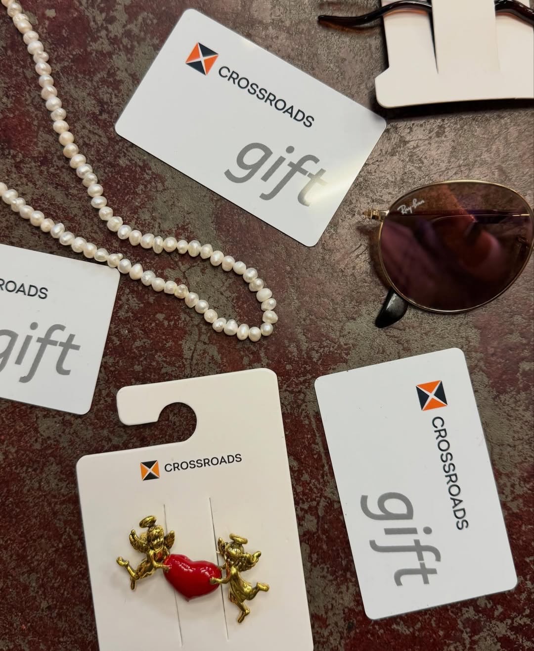Give mom the gift of secondhand! We have a wide range of brands and styles sure to make her look and feel great. 🧡

Visit your local Crossroads to put the finishing touches on your Mother’s Day gifts. Click the link in our bio to find a store near you. 🌟💐

📸: Crossroada Sacramento @crossroads_sacvalley 

#mothersday❤️ #crossroadstrading #crossroadsfinds #buyselltrade