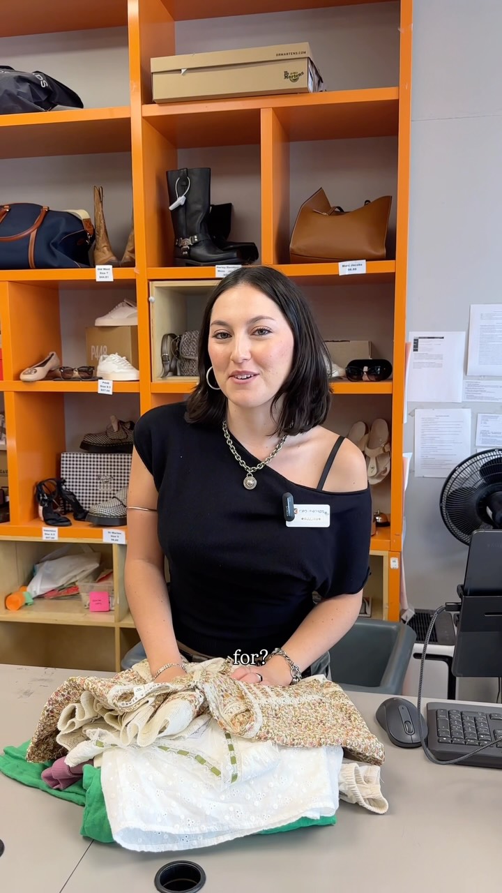 Here are 4 things our Buyers look out for when evaluating items! 🙌

Have more questions about selling your clothes at Crossroads? Check out our Selling FAQ on our website: www.crossroadstrading.com/buy-sell-trade-2-2/selling-faq/

#crossroadstrading #buyselltrade sell my clothes, buy sell trade store, preloved fashion, fashion resale