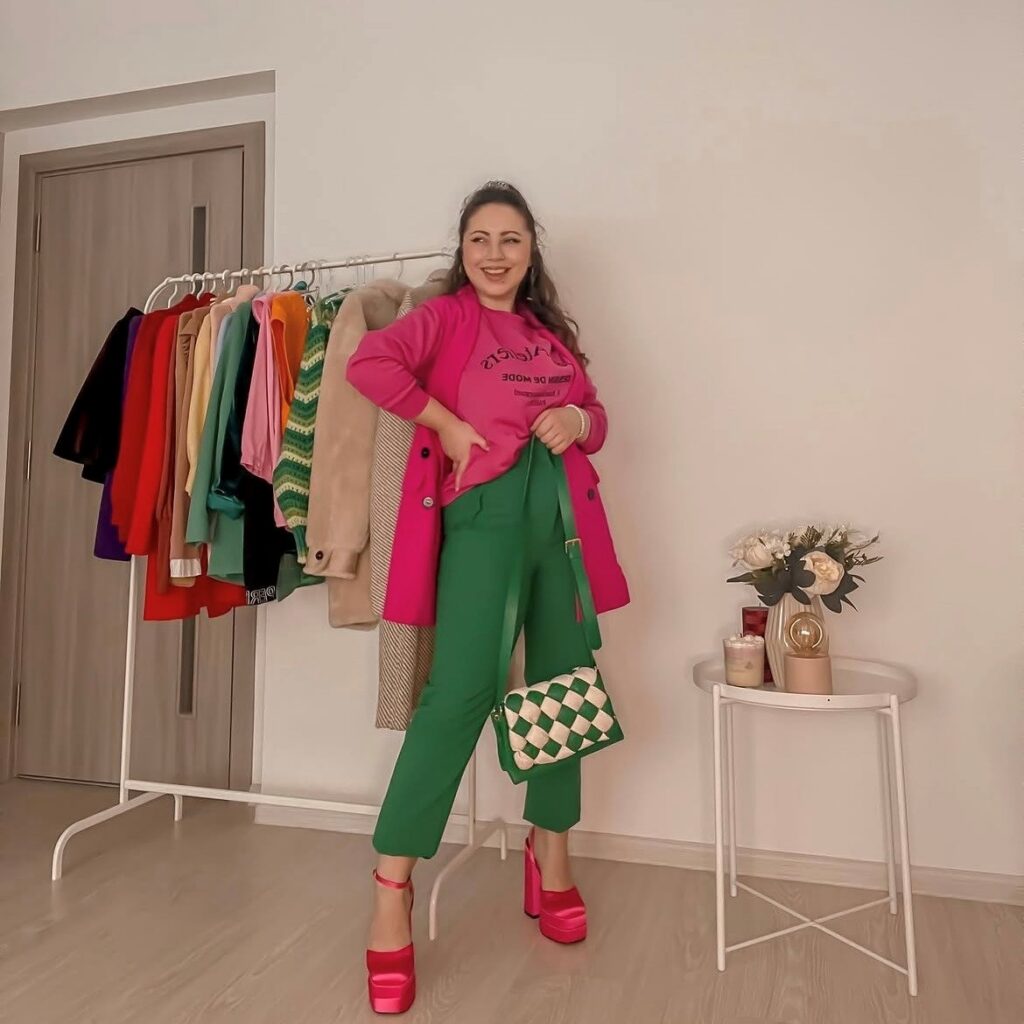 woman in fuchsia tee with green olive pants
